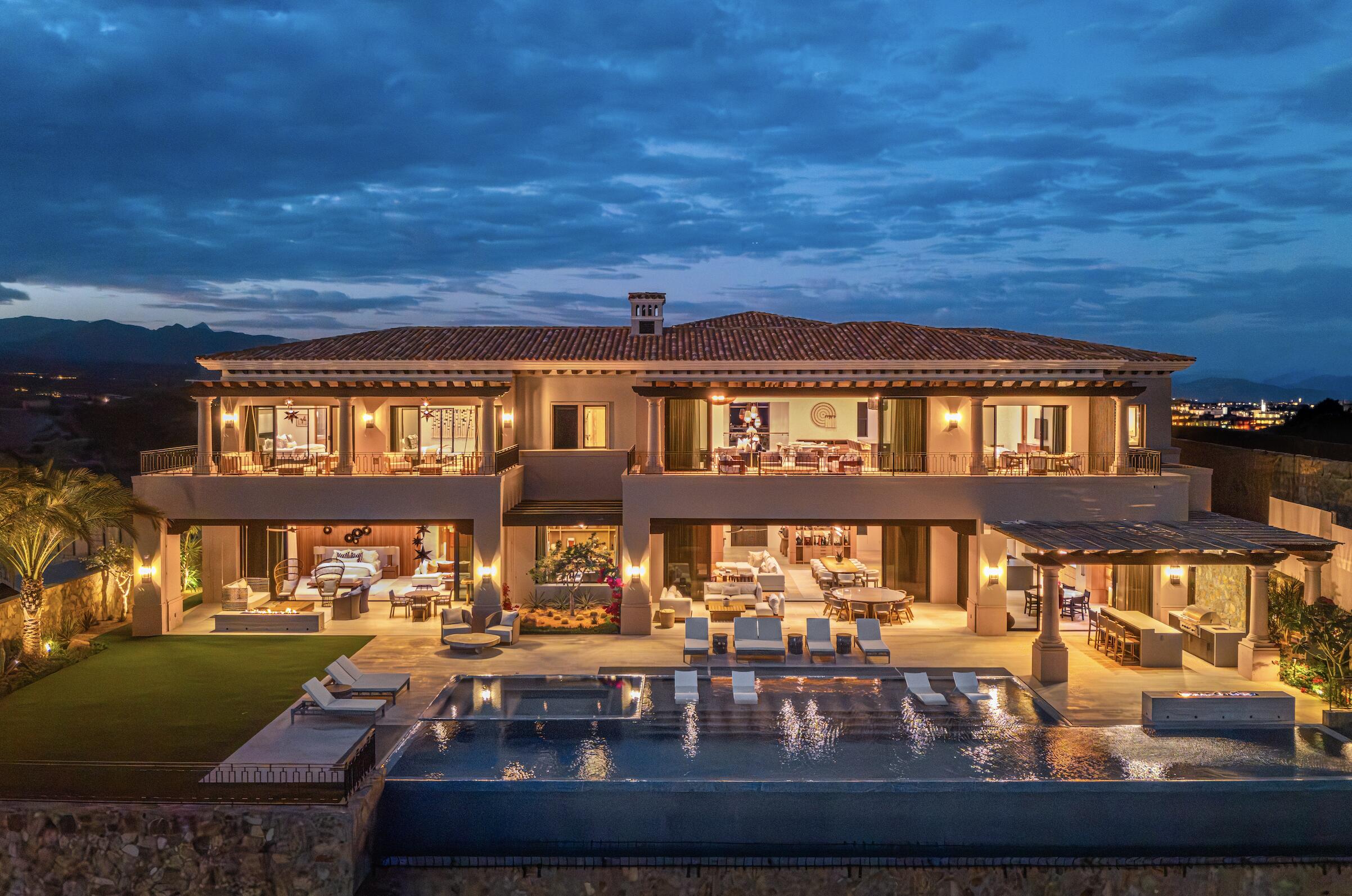 Chileno Bay Chileno Bay Chileno Point 106 offers a rare opportunity to purchase a pristine turn key estate property in the most desired location at the exclusive Chileno Bay Golf and Beach Club. This one for sale